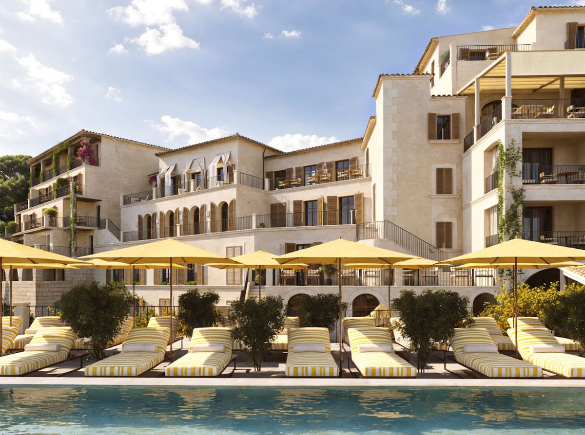 Schwimmbad des Grand Hotel Margalida