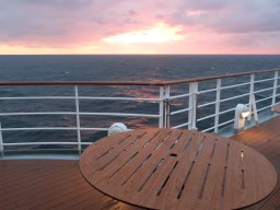 Schiff, Sonne, Regen und Meer